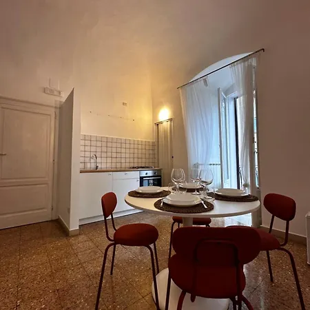 Casa Della Stazione - Center & Train Station Апартаменты *
